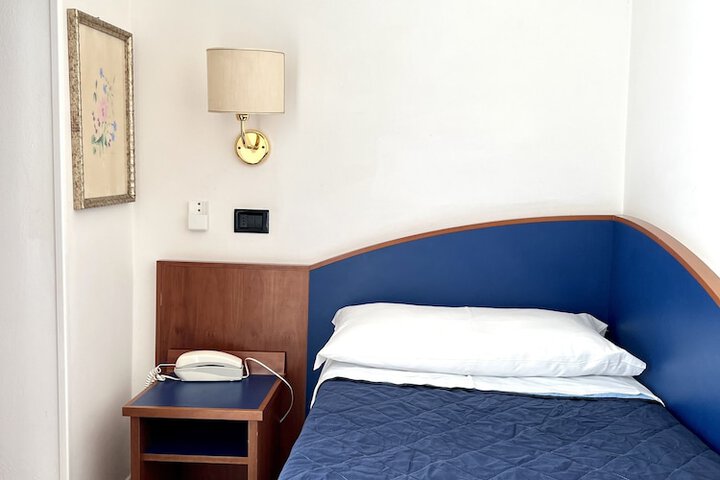 Room 14 of 42
