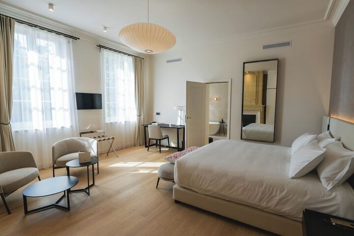 Room 8 of 49