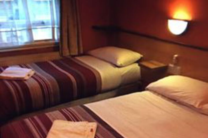 Room 27 of 42