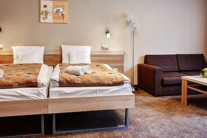 Room 12 of 39
