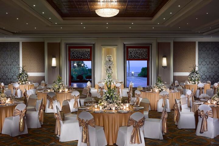 Ballroom/Hall 109 of 141