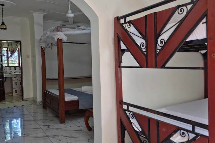 Room 12 of 43
