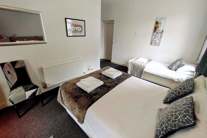 Room 28 of 61