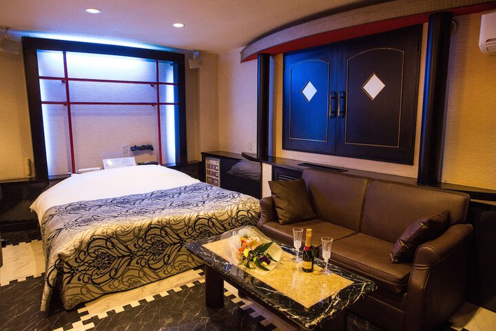 Room 3 of 6