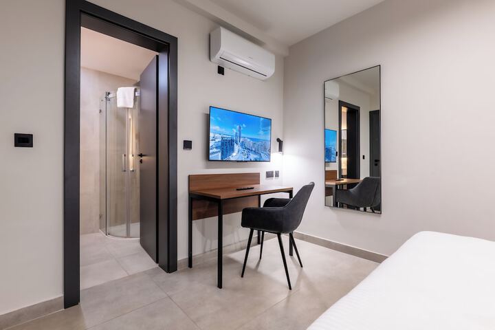 Room 109 of 150