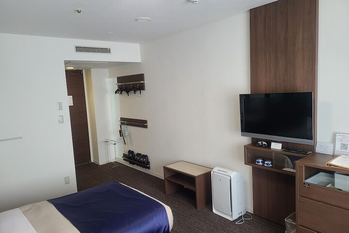 Room 16 of 117