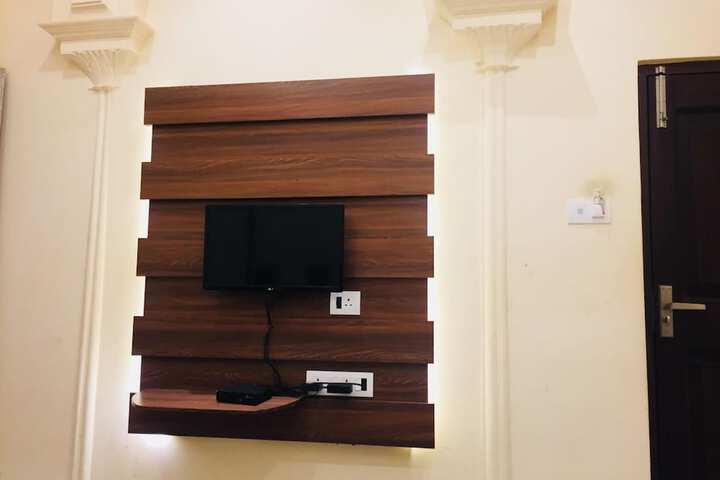 Room 7 of 39