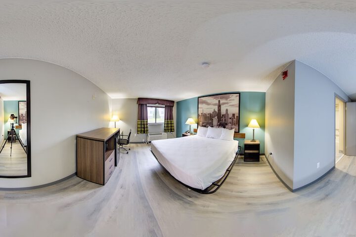 1 King Bed Business Room (4 of 16)
