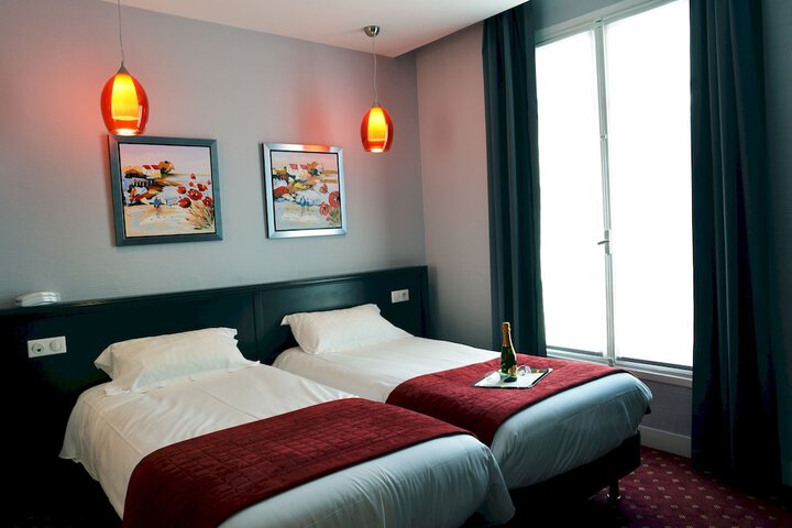 Room 15 of 28