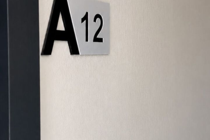 Room 26 of 80