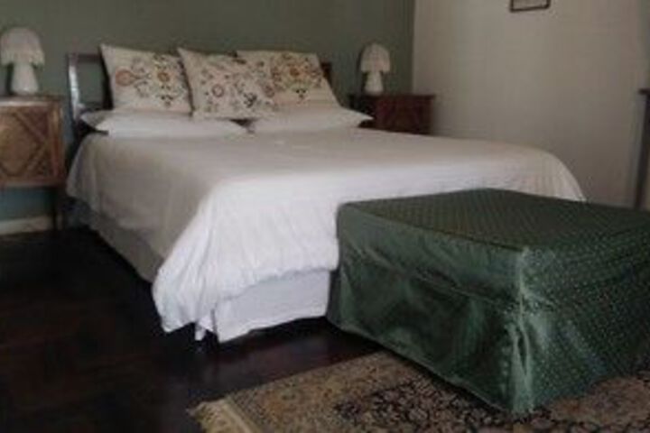 Room 8 of 10