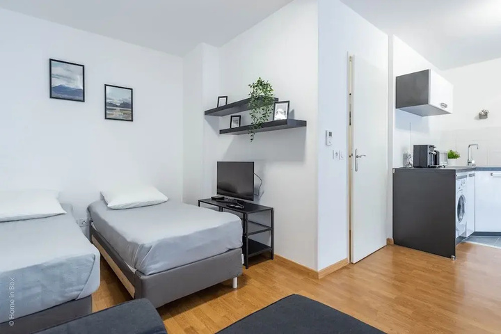 Room 16 of 22