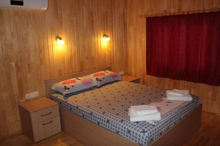 Room 10 of 31