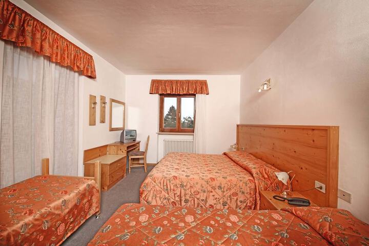 Room 5 of 29