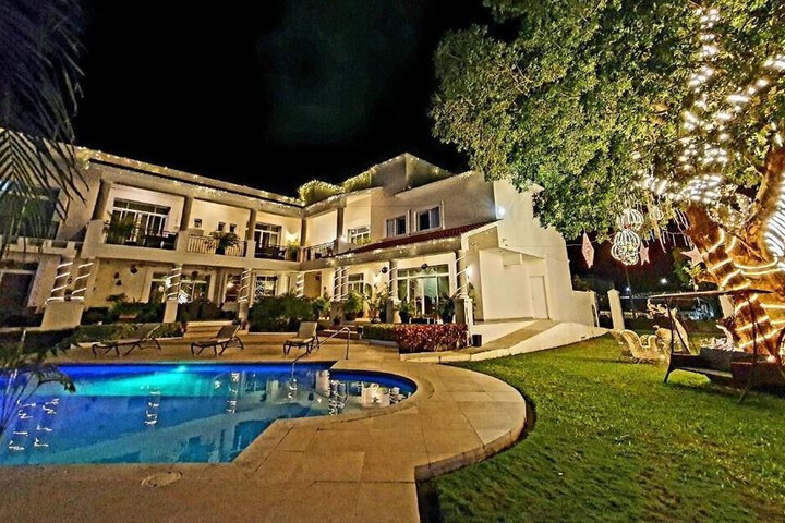 Pool 94 of 117