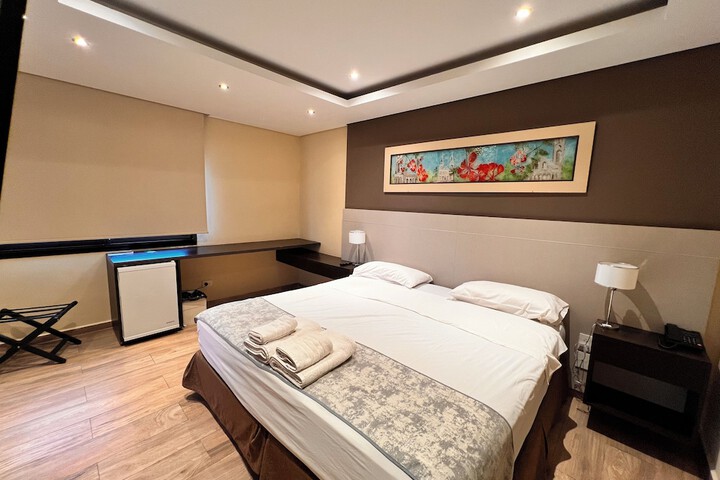 Room 17 of 53