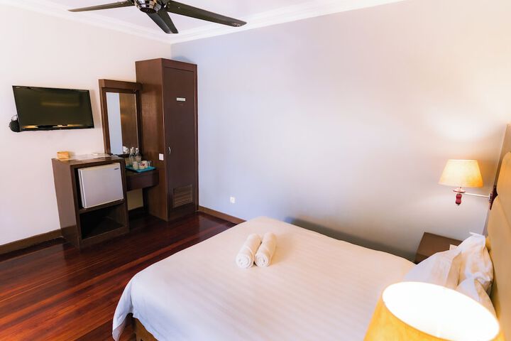 Room 3 of 23