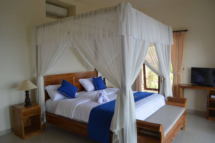 Room 4 of 66