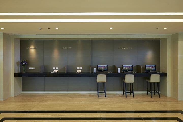 Business Center 54 of 67