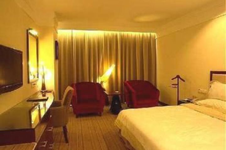 Room 8 of 37