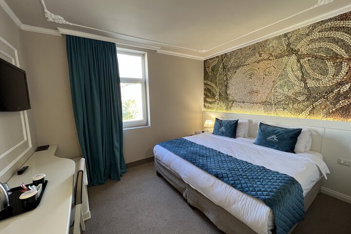 Room 96 of 164