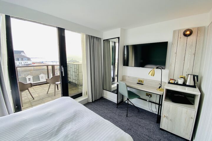 Room 6 of 71