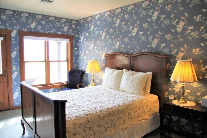 Room 3 of 22