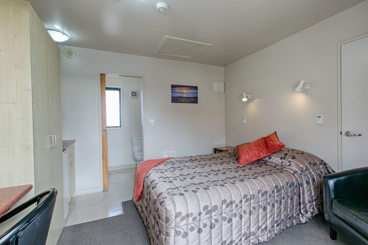 Room 3 of 43