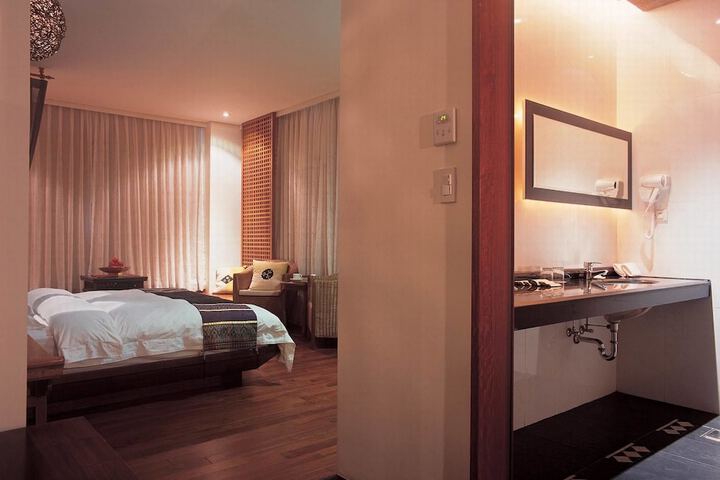 Room 5 of 50