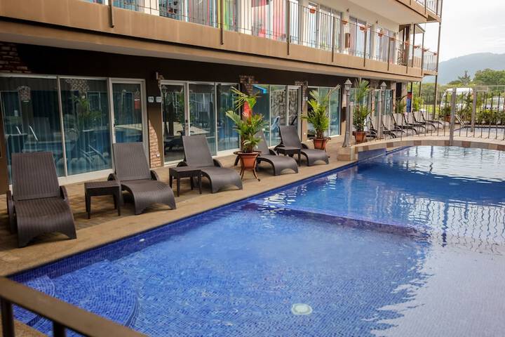 Pool 21 of 34