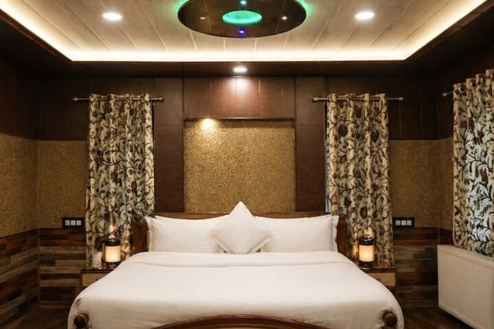 Room 27 of 80