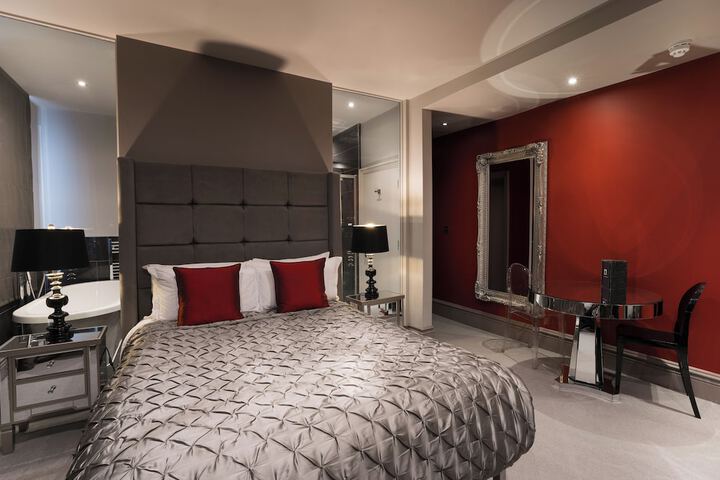 Room 7 of 75