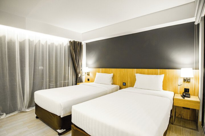 Room 6 of 37