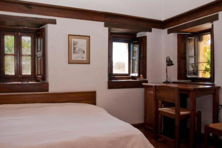 Karagiannopoulou Traditional Mansion