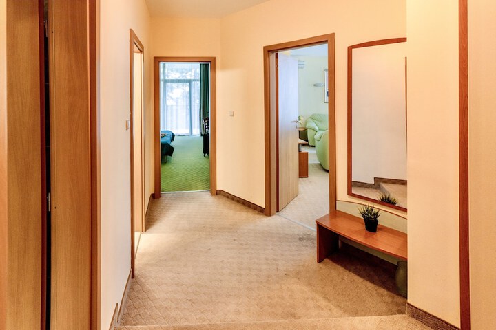 Room 18 of 94