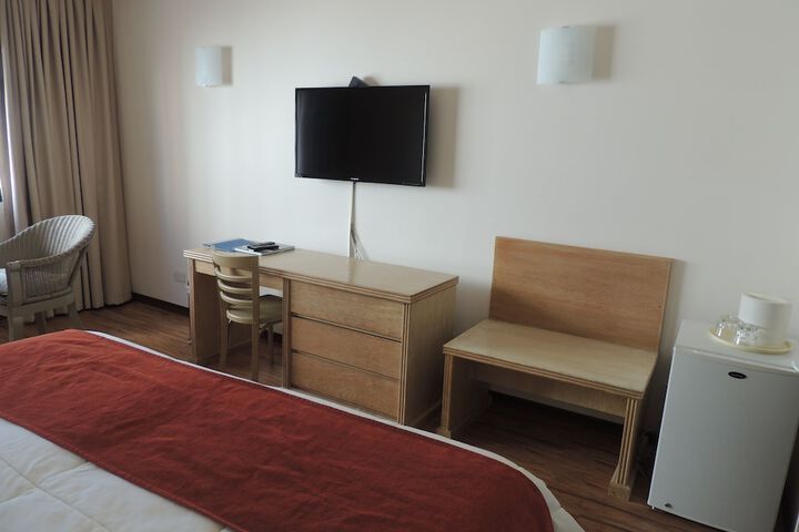 Room 14 of 66