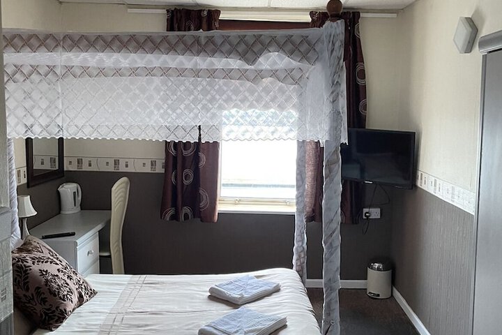 Room 7 of 51