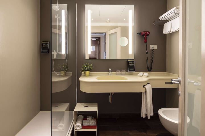 Room 41 of 55