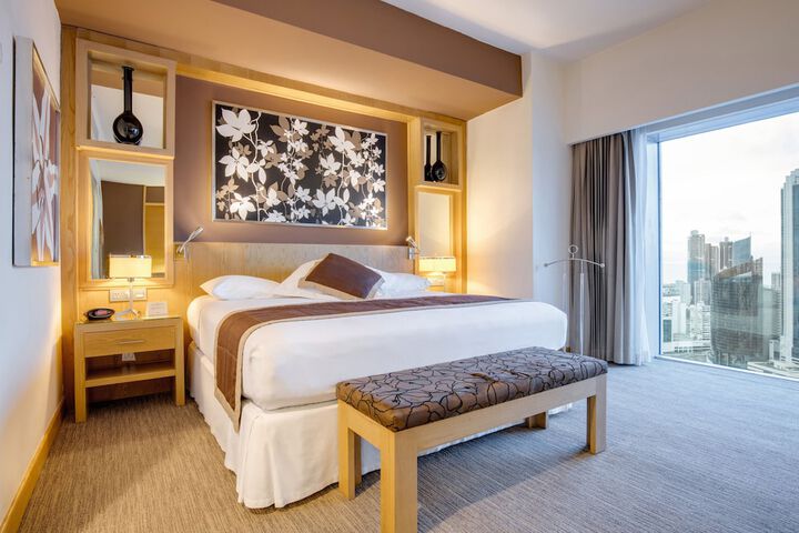 Room 4 of 110