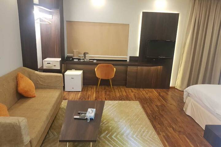 Room 16 of 31