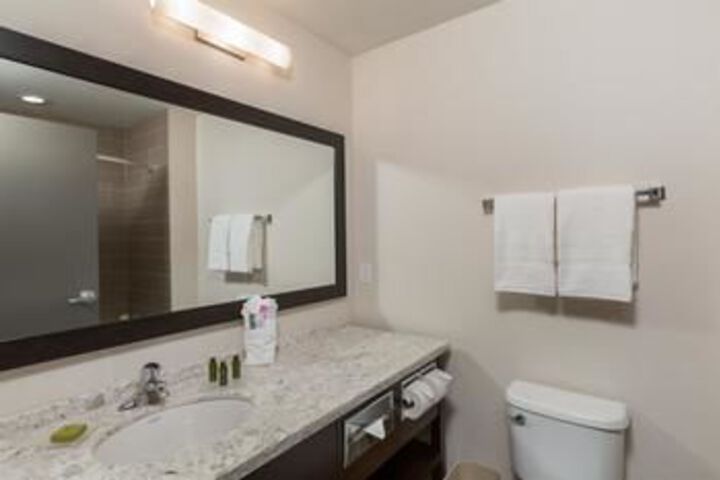 Room 2 of 60