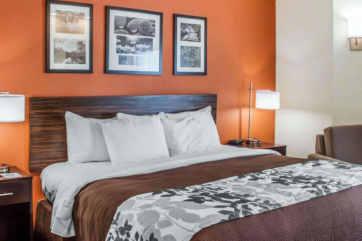 2 Queen Beds (6 of 15)