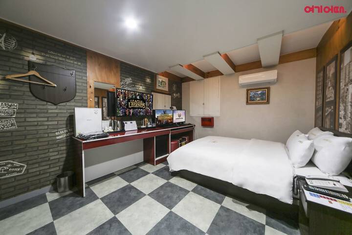 Room 7 of 55