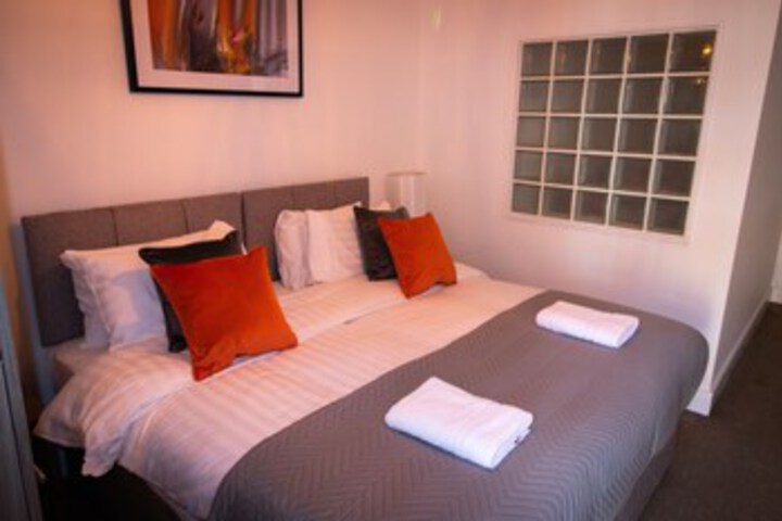 Room 16 of 24