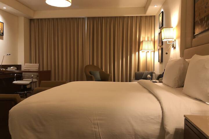 Room 25 of 84