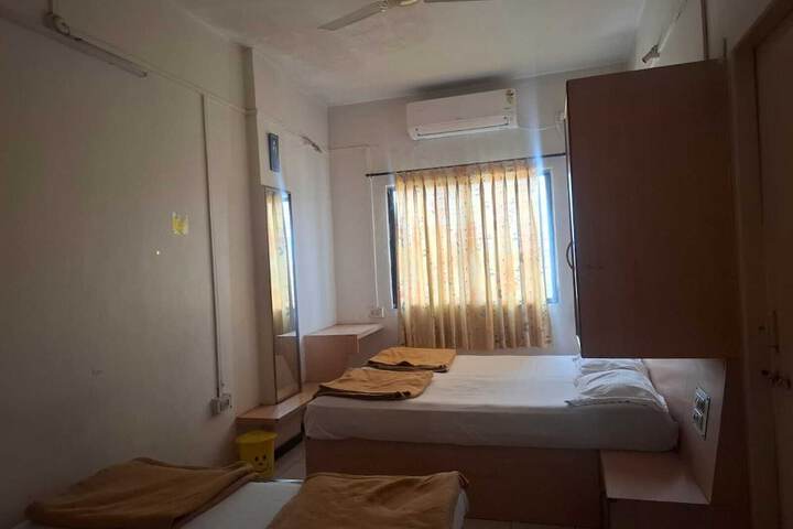 Room 9 of 23