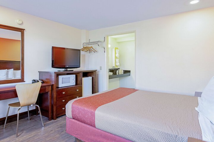Room 13 of 50