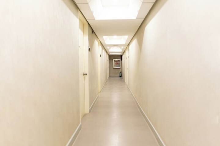 Ballroom/Hall 18 of 19