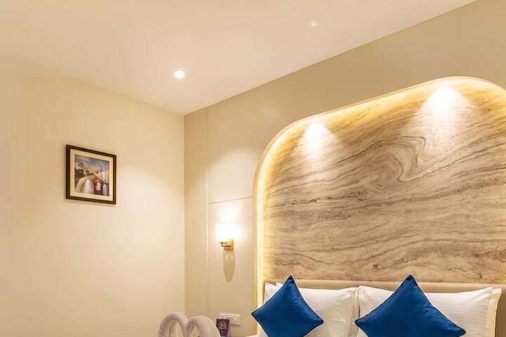 Room 4 of 11