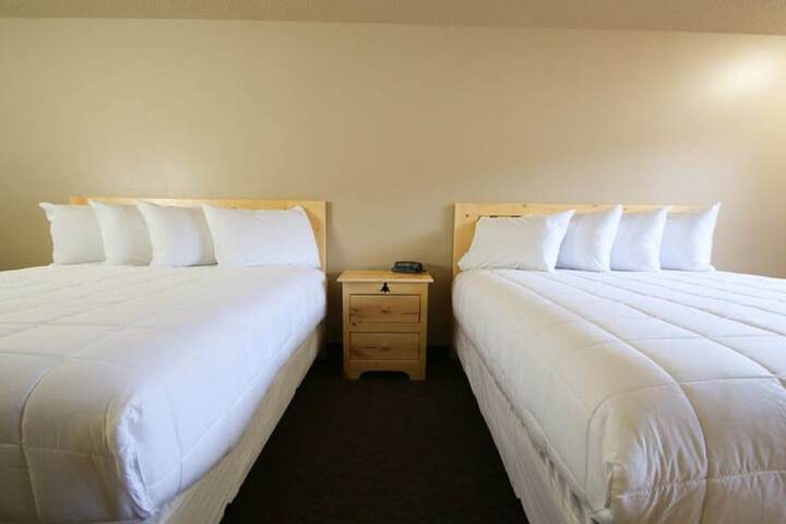 Traditional Room 2 Queen Beds Side Building (16 of 28)